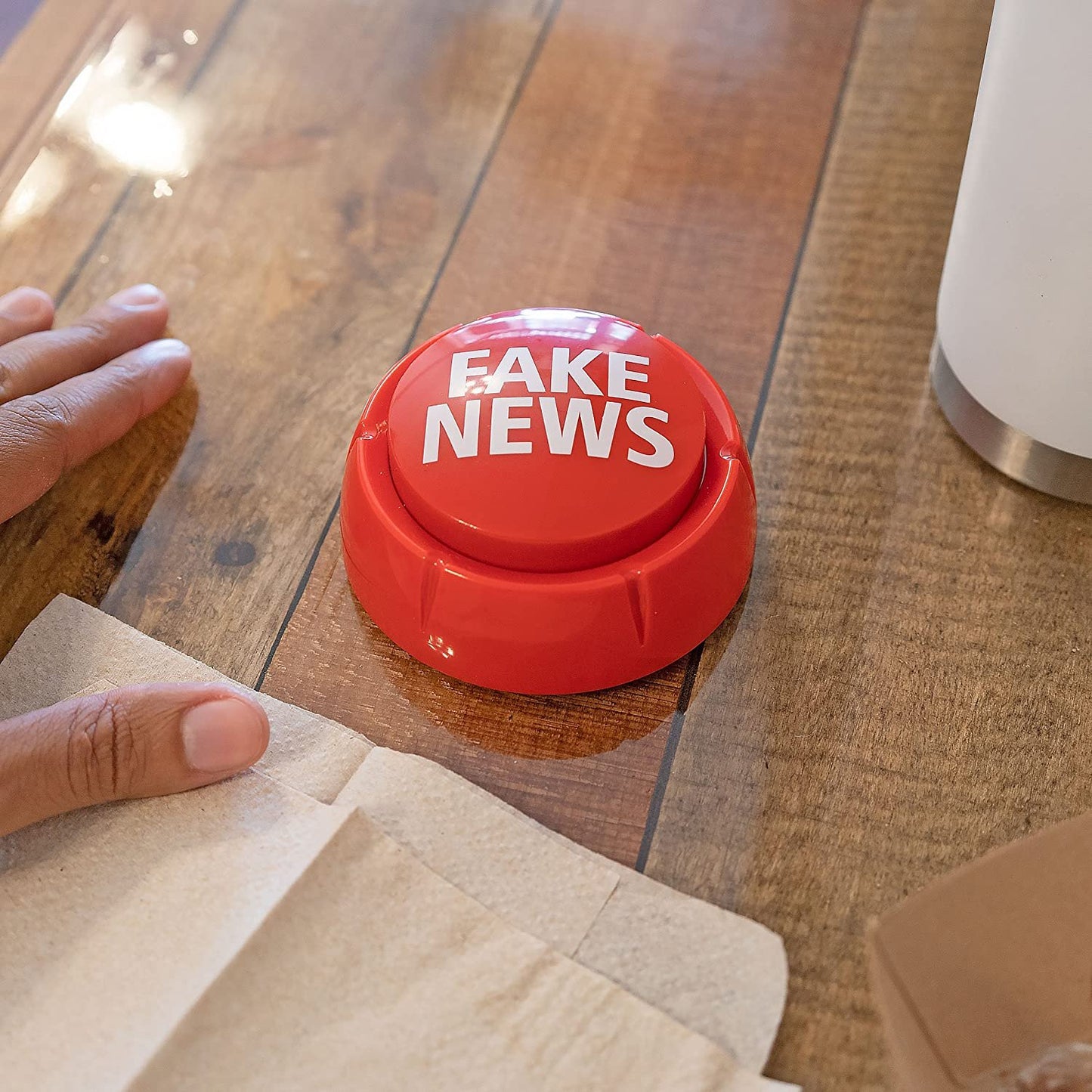 Fake News Button